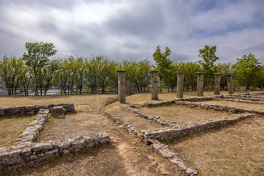 Juliobriga kalıntıları - Roma Cantabria 'nın en önemli şehir merkezi, geleneksel olarak Retortillo kalıntıları ve Villafria ilçesi ile tanımlanmıştır, Campoo de Enmedio belediyesi, Matamorosa, Cantabria, İspanya