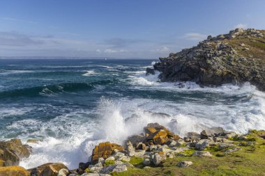 Phare du Millier, Beuzec-Cap-Sizu, Brittany, Fransa yakınlarındaki manzara