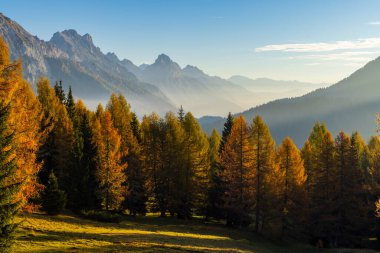 Sella di Razzo ve Sella di Rioda geçidi yakınlarındaki manzara, Carnic Alps, Friuli-Venezia Giulia, İtalya