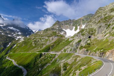 SustenPass yakınlarındaki yüksek alp yolu, Innertkirchen - Gadmen, İsviçre