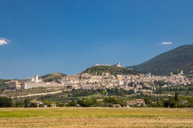 Panoramik manzara Assisi ortaçağ kasabası, Perugia ili, Umbria bölgesi, İtalya