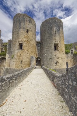 Villandraut Şatosu (Villandraut Şatosu) Gironde Kalesi, Aquitaine, Fransa