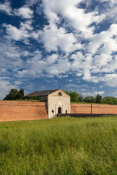 stock image The walls of Sabbioneta, UNESCO World Heritage site, Lombardy, Italy