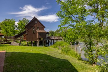 Jelka, Slovakya 'da su değirmeni ve açık hava müzesi