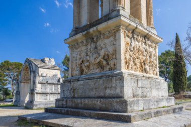 Saint-Remy-de-Provence, Provence, Fransa yakınlarındaki Glanum arkeolojik mezarlığı.