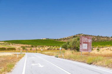 Panelli yol, Parque Arqueologico Vale do Coa (Coa Valley), UNESCO sitesi, Kuzey Portekiz, Portekiz