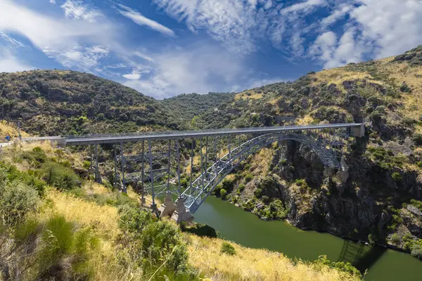 Puente de Requejo Köprüsü, Pino del Oro, Kastilya ve Leon, İspanya