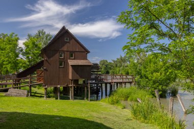 Jelka, Slovakya 'da su değirmeni ve açık hava müzesi
