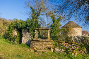 Chateau de Bissy-sur-Fley too Chateau de Pontus de Tyard, Bissy-sur-Fley, Burgundy, France clipart