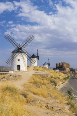 consuegra, toledo, castilla la mancha, İspanya'daki yel değirmenleri