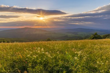 Javornik ve Nova Lhota, Beyaz Karpatlar, Çek Cumhuriyeti yakınlarındaki manzara Kubikuv Vrch