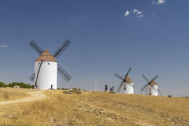 Mota del Cuervo yakınlarındaki yel değirmenleri, Toledo, Castilla La Mancha, İspanya