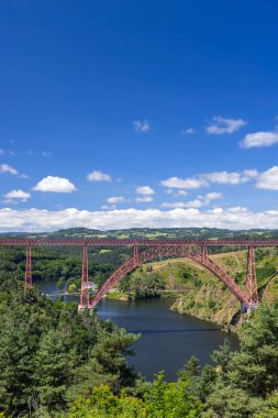 Garabit Köprüsü (Viaduc de Garabit), Cantal, Auvergne-Rhone-Alpes, Fransa
