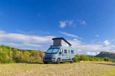Van Life Solutre Kayası, Burgundy, Solutre-Pouilly, Fransa