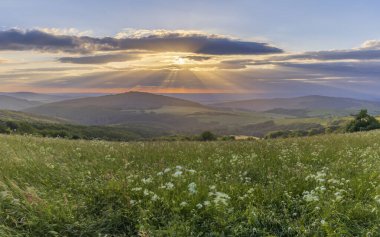Javornik ve Nova Lhota, Beyaz Karpatlar, Çek Cumhuriyeti yakınlarındaki manzara Kubikuv Vrch