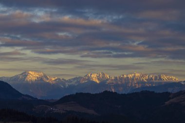 Triglav zirvesi olan kış manzarası, Triglavski ulusal parkı, Slovenya