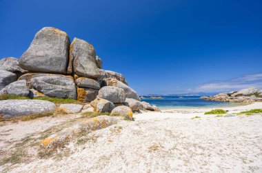 Praia de Con Negro ve Praia da Poza plajı, Pontevedra ili, Galiçya, İspanya