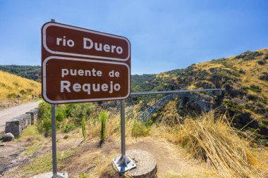 Puente de Requejo Köprüsü, Pino del Oro, Kastilya ve Leon, İspanya