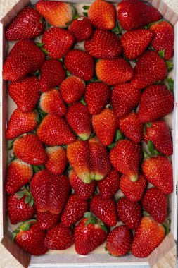 Çilek sandığının üst görüntüsü