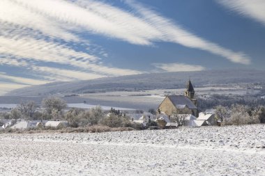 Üzüm bağı olan Hnanice Kilisesi, Znojmo Bölgesi, Güney Moravya, Çek Cumhuriyeti