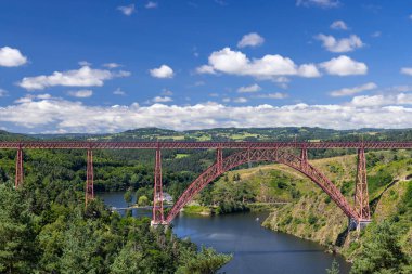 Garabit Köprüsü (Viaduc de Garabit), Cantal, Auvergne-Rhone-Alpes, Fransa
