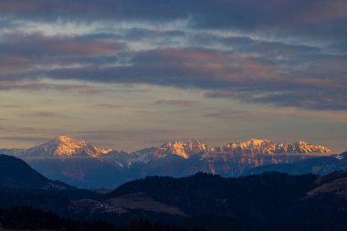 Triglav zirvesi olan kış manzarası, Triglavski ulusal parkı, Slovenya