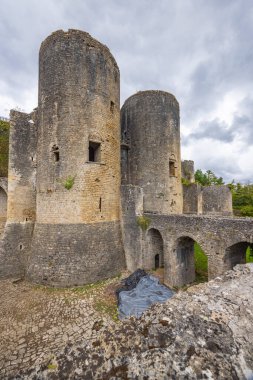 Villandraut Şatosu (Villandraut Şatosu) Gironde Kalesi, Aquitaine, Fransa
