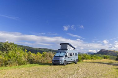 Van Life Solutre Kayası, Burgundy, Solutre-Pouilly, Fransa