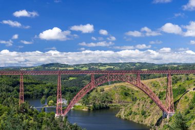 Garabit Köprüsü (Viaduc de Garabit), Cantal, Auvergne-Rhone-Alpes, Fransa