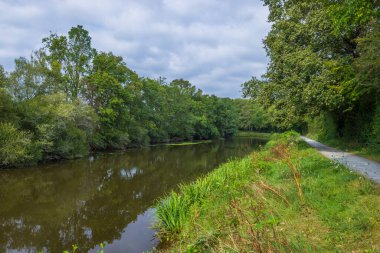 Isac Nehri, Guenrouet yakınlarındaki Nantes-Brest Kanalı, Loire-Atlantique, Fransa