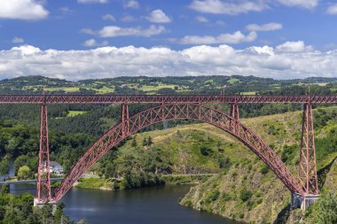 Garabit Köprüsü (Viaduc de Garabit), Cantal, Auvergne-Rhone-Alpes, Fransa