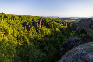 Demirci geçidi (Kovarova rokle), Doğa rezervi Broumovske steny, Doğu Bohemya, Çek Cumhuriyeti