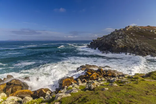 Phare du Millier, Beuzec-Cap-Sizu, Brittany, Fransa yakınlarındaki manzara