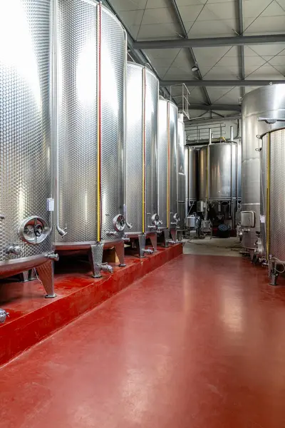 Şarap mahzeni, Cascina Montalbera, Castagnole Monferrato, Piedmont, İtalya