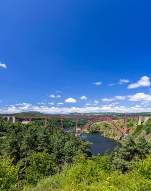 Garabit Köprüsü (Viaduc de Garabit), Cantal, Auvergne-Rhone-Alpes, Fransa