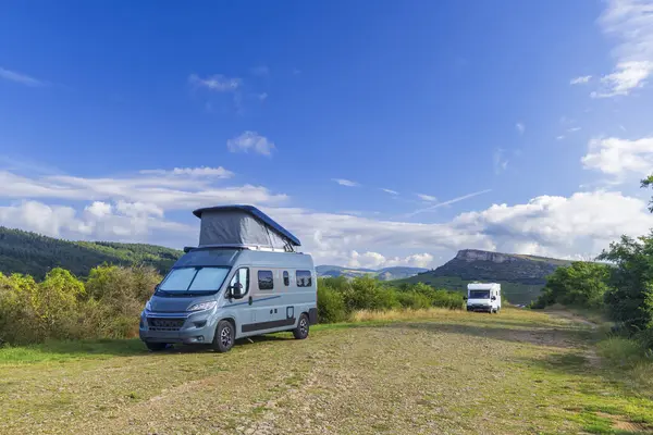 Van Life Solutre Kayası, Burgundy, Solutre-Pouilly, Fransa