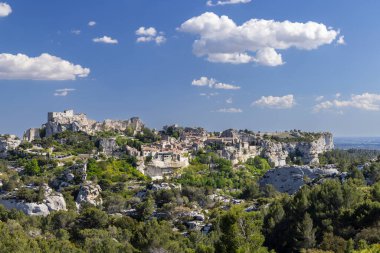 Ortaçağ şatosu ve köyü, Les Baux-de-Provence, Alpilles dağları, Provence, Fransa