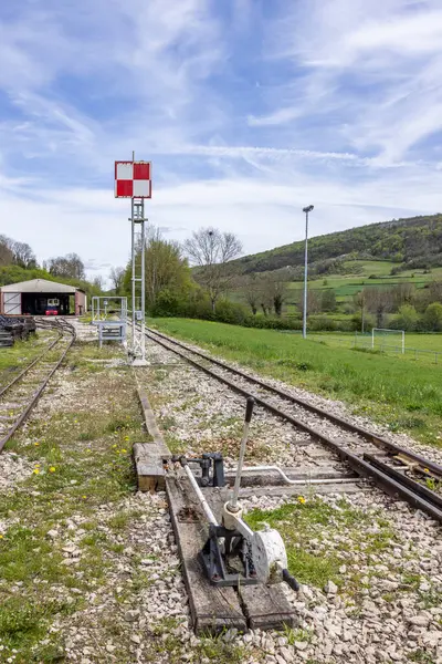 Bourgogne Franche Comte, Fransa 'da küçük bir tren istasyonunda eski bir manuel demiryolu kolu.