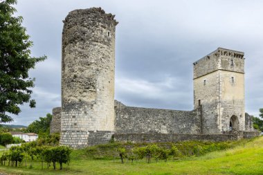 Bellocq, Fransa 'da antik taş kuleler ve duvarlar