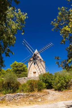 Saint Saturnin les Apt, Luberon Bölgesel Doğal Parkı, Vaucluse, Provence, Fransa