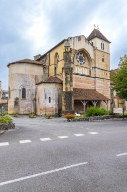 Saint Jean Baptiste Abbey Kilisesi Sorde l 'Abbaye, Fransa' da bulunan bir Benedikt manastırıdır.