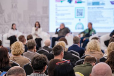 İş dünyasından profesyoneller birden fazla konuşmacıyla panel tartışmasına katılarak konulardaki görüşlerini paylaştılar.