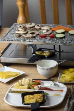 Rulet ve patates tabağı. 