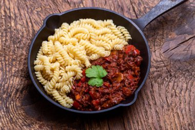hungarian goulash with spirelli pasta