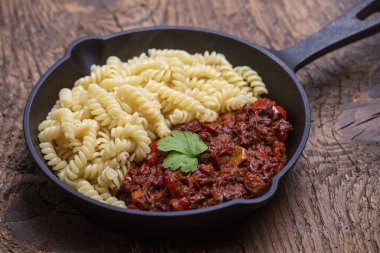 hungarian goulash with spirelli pasta