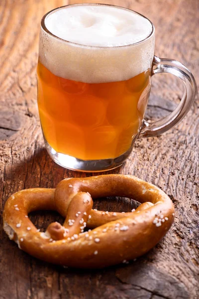 Piwo Bawarskie Precel — Zdjęcie stockowe