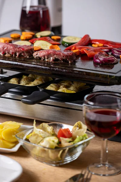 Swiss Raclette Meat Vegetables — Stock Photo, Image