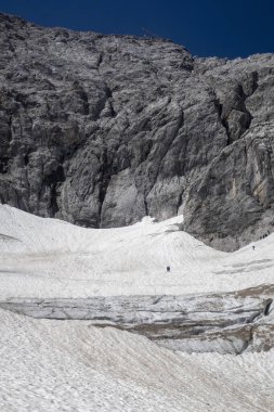 Bavyera 'daki Zugspitze buzulunda. 