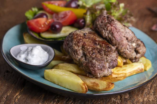 Greek Bifteki Salad Fries — Stock Photo, Image