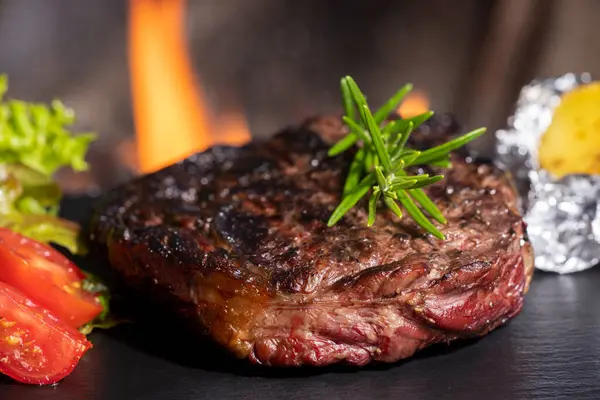 Grillezett Steak Közelsége Jogdíjmentes Stock Képek